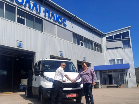 Офіційний дилер IVECO «Соллі Плюс» передав новому власнику IVECO Daily 35C14 D