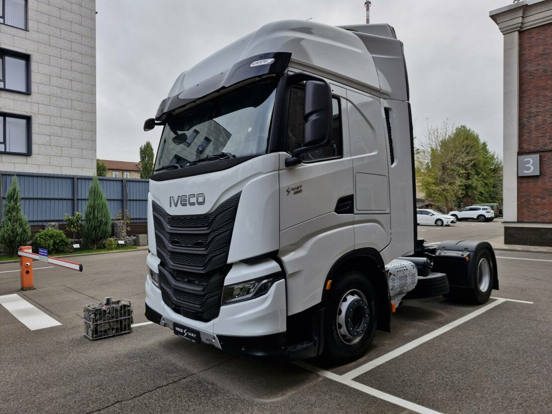 IVECO S-WAY AS440S46T/P Фото #3