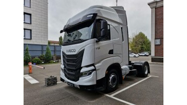 IVECO S-WAY AS440S46T/P Фото #3